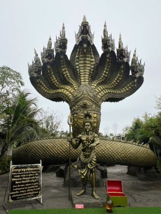 Moo Taloo at Phra That Phu Sri Sutho