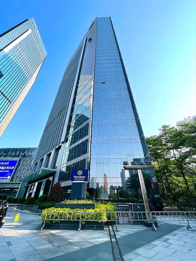 "Sheraton Guangzhou Hotel: Urban Comfort in the Heart of Tianhe"