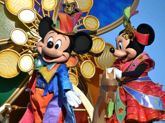 夢の国でミッキー＆ミニーに再会🎉40周年パレード！
