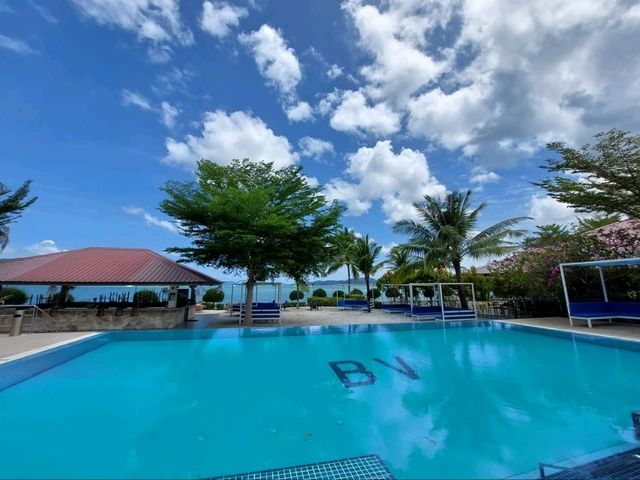 “Bella Vista Waterfront Resort: A Seaside Sanctuary with Panoramic Views in Kuah”