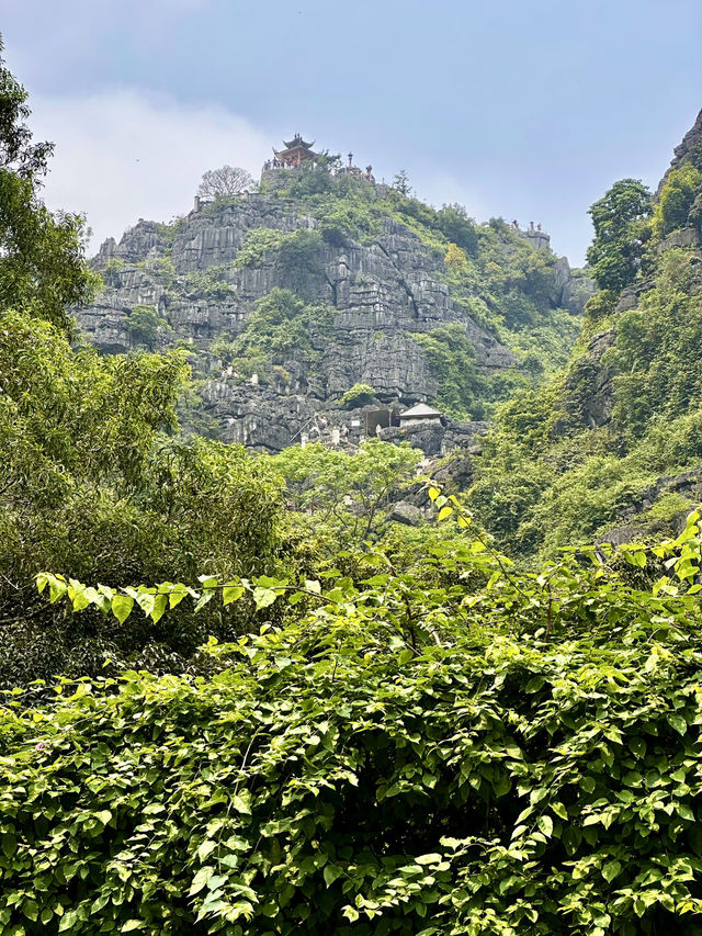 Where Dragons Rest and Dreams Begin: Hang Múa’s Hidden Viewpoint