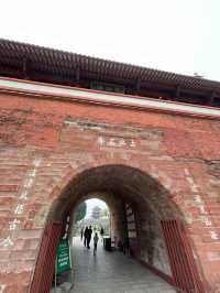 「探訪千年之美－肇慶麗譙樓的神秘魅力」🏰✨🖋️