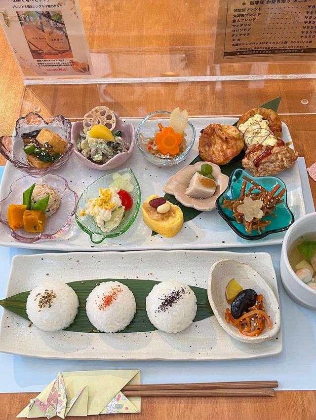 【福岡グルメ】食べて開運？たくさんの小鉢が嬉しいランチ♡