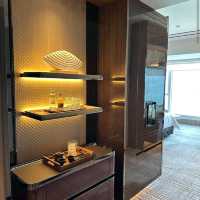 Four Seasons Hotel Hong Kong
