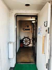☕️【大阪・南堀江 珈琲艇CABIN】船旅気分で朝時間を。道頓堀川沿いのレトロ喫茶で非日常を