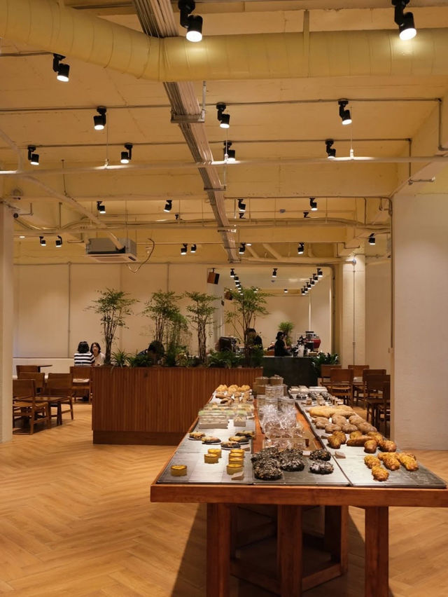 Foremost Café