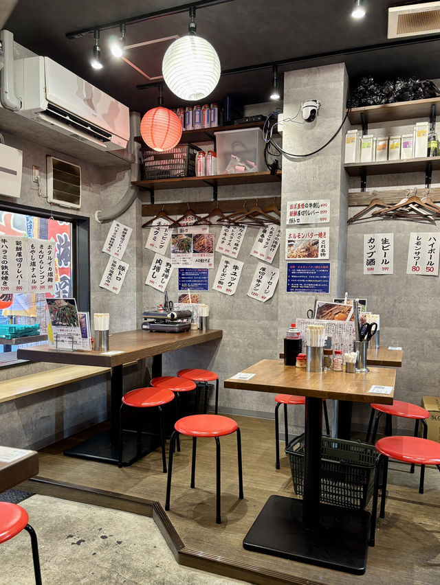 【大阪・天満】コスパと肉料理が自慢の居酒屋「ホルモン酒場 伝助 天満2号店」