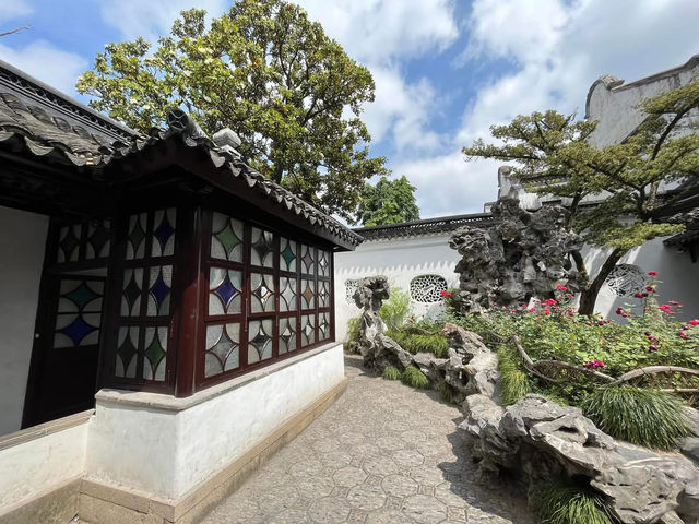 🪷 Lion Grove Garden 狮子林 — Rock Maze Meets Tranquility in Suzhou