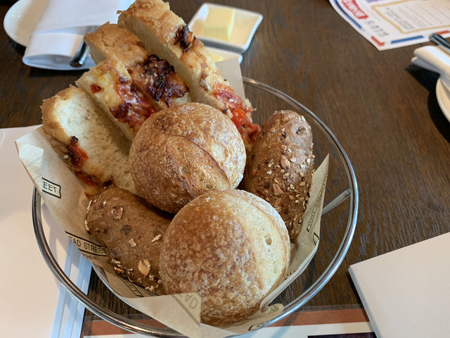 🍽️ British Elegance at Bread Street Kitchen by Gordon Ramsay