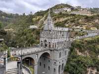 【ラス・ラハス教会｜Santuario de Las Lajas】