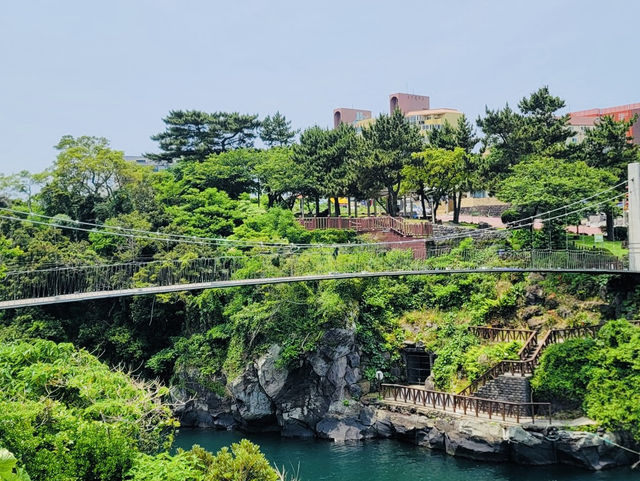 A Hidden Gem of Emerald Waters and Dramatic Cliffs