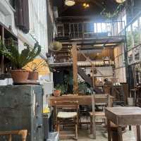 ☕ Mother Café – บ้านไม้ในสวน เหมาะนั่งทำงานสุดใจ  