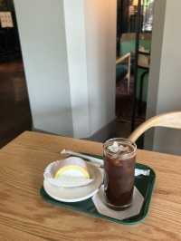 호텔 로비 속 감성 카페, 아메리카노 라운지에서 보내는 여유로운 오후