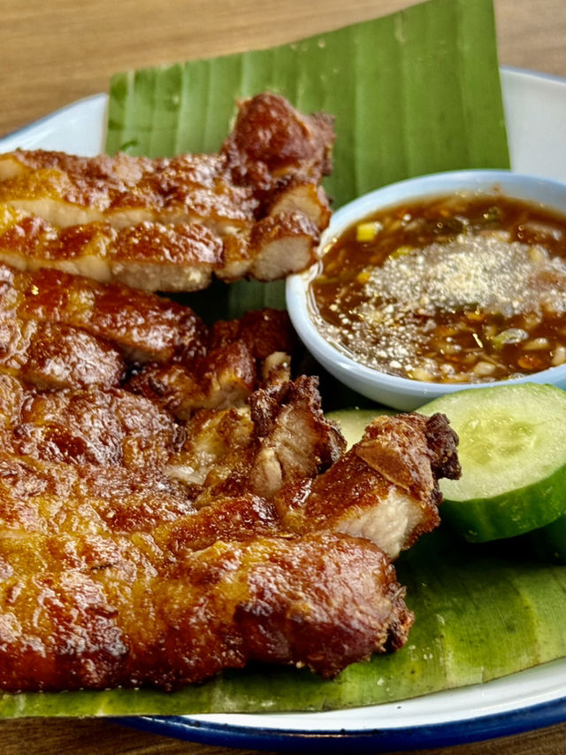 高雄大立百貨A館電影院旁邊（大城老船麵）美食小吃.值得推薦大家