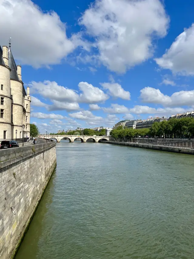 A Perfect Day on Île de la Cité