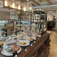 ホテルの中にあるThe Bakery at Atheneeで過ごす静かな朝🇹🇭