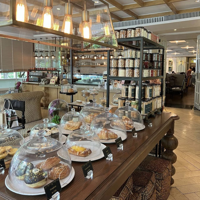 ホテルの中にあるThe Bakery at Atheneeで過ごす静かな朝🇹🇭