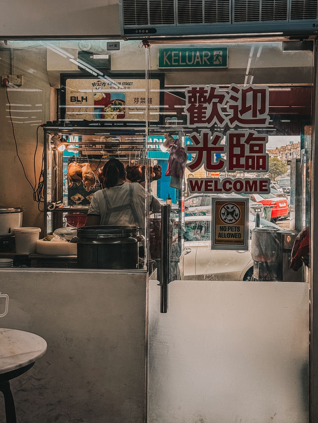 Midday Makan Spot for Local Favourites — KW Food Street, Pandan Indah