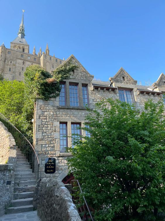 🏰🌊 Mont Saint Michel หมู่บ้านในฝัน ที่ลอยกลางน้ำ
