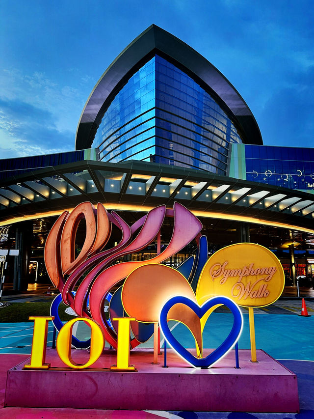 Sunset Strolls & Symphony Lights at IOI City Mall