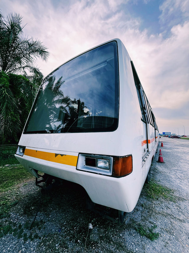 Takeoff Thrills & Aerotrain Nostalgia at Anjung Spotter Deck