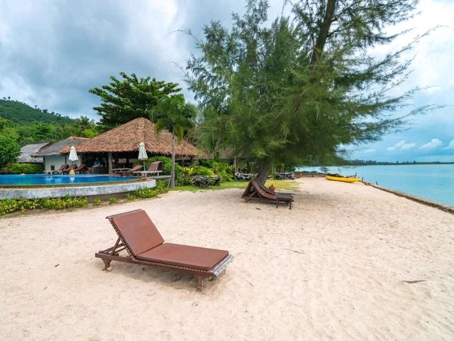 Thiwson Beach Resort