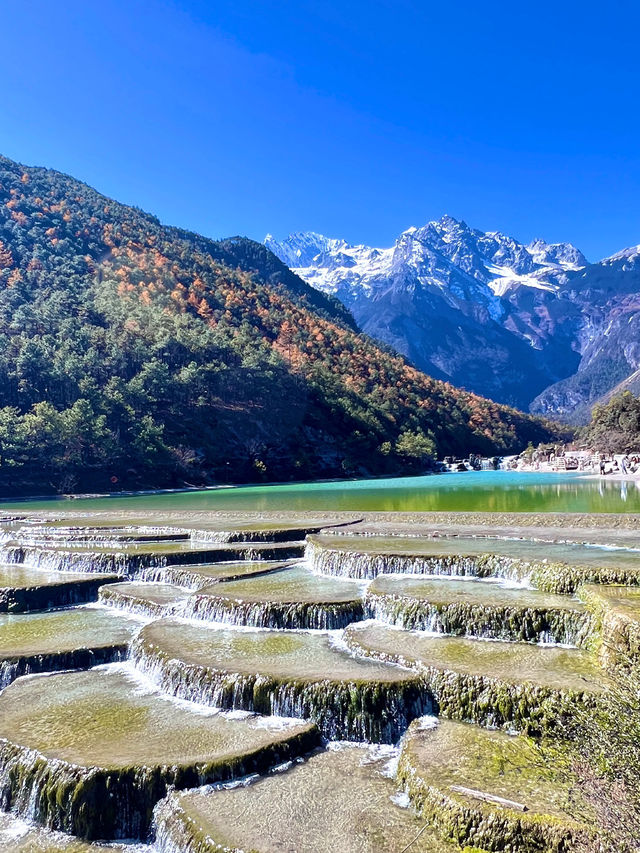 🇨🇳 Er Hai Lake - Mirror of mountains & Sky ☁️
