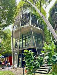 🏓 Play, Read & Relax – The Tamarind Square Escape