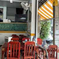 🥢 ข้าวซอยไก่เข้มข้นที่ร้านเนื้อตุ๋นรสเยี่ยมนิมมาน