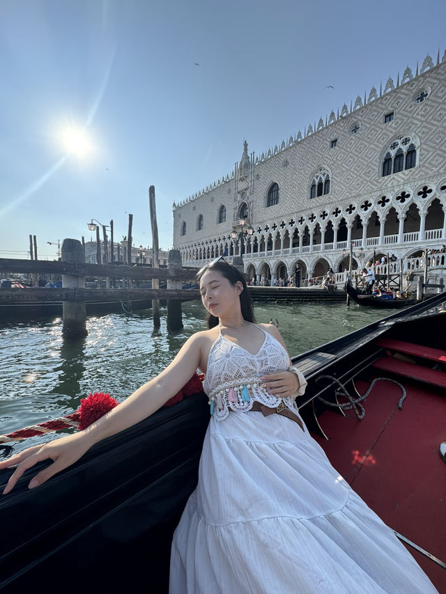 【Venice|Gondola】漂浮在浪漫水都的時光 🚤✨ 【Venice|Gondola】漂浮在浪漫水都的時光 🚤✨