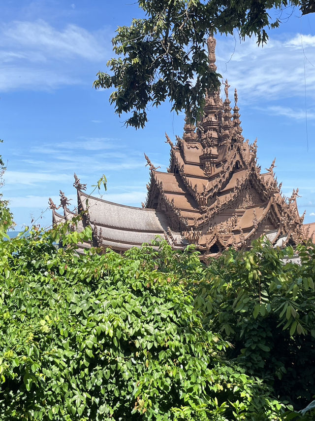 Pattaya Perfect Day 2: Temples, Toys & Thai Hot Pot! 🌅🛍️🍲