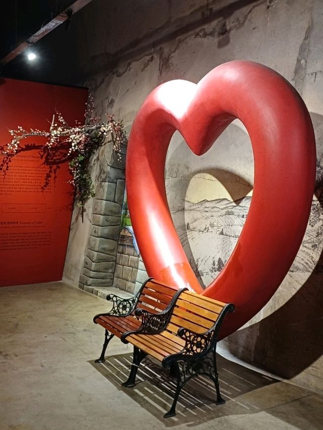 🍷 불빛 아래 빛나는 감성, 광양 와인동굴