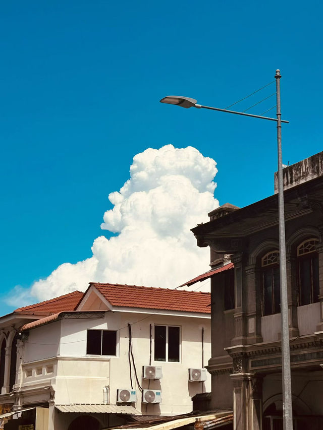 🌤️ Penang's Blue Heaven: When George Town's Streets Meet Perfect Skies!