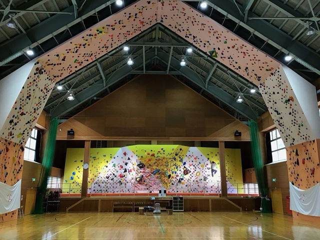【福井・池田町立クライミングウォール🧗‍♀️】雨の日もOK！北陸最大級のボルダリング施設 