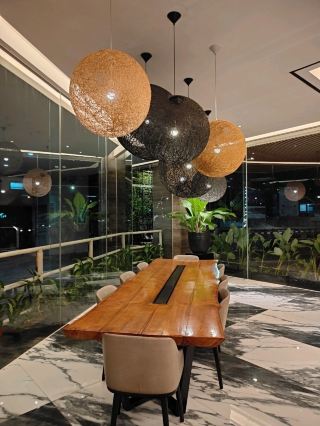 在星空下游泳：巴東的天台夢想