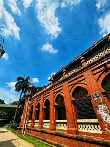 🏛️ มรดกแห่งความสง่างาม – Curzon Hall, ธากา