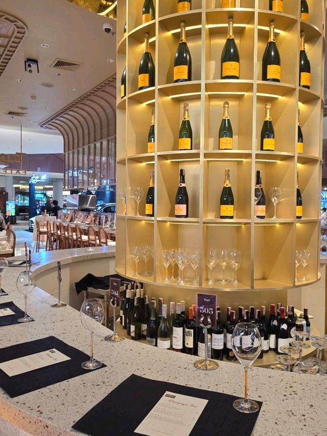 Central Park ศูนย์การค้าสุดหรูที่ผสมผสานไลฟ์สไตล์