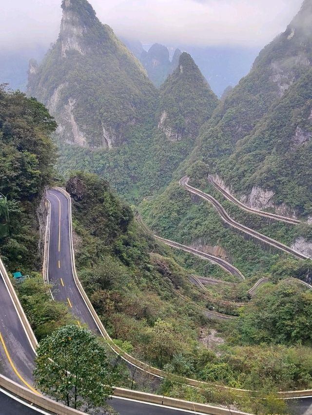 Гора Тяньмэнь прекрасна даже в тумане! Гора Тяньмэнь прекрасна даже в тумане!