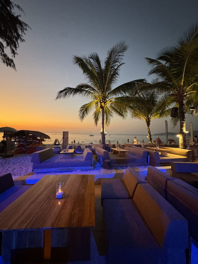 Arinara Beach Resort หาดบางเทา ภูเก็ต ติดทะเล