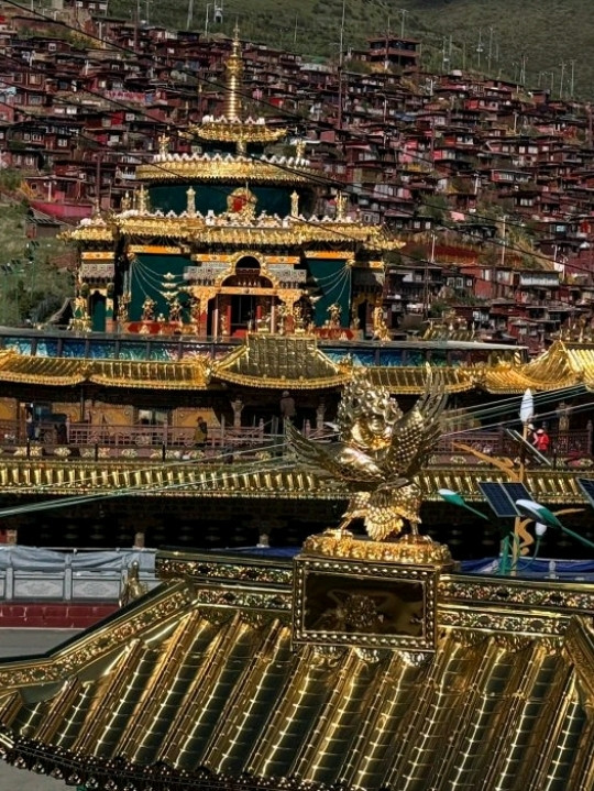 ラルンガル ― 深紅の信仰に彩られた谷 | Trip.com 色達