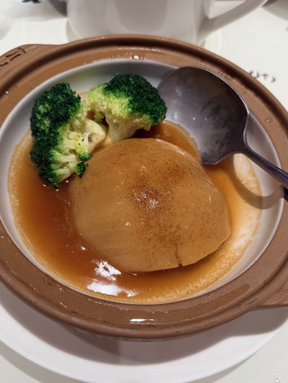 【ภัตตาคารใหม่ในมงก๊ก】Jade Lake．Delight ติ่มซำทำสดใหม่แบบสั่งปุ๊บทำปั๊บ เมนูเด็ดที่ห้ามพลาดคืออาหารจีนโบราณที่ต้องใช้เวลาและความพิถีพิถันสุดๆ: ￼เปลือกส้มโอโรยไข่กุ้ง!。