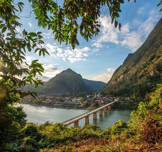 Nong Khiaw—Northern Laos’ Mountain Paradise for Chill Vibes & Epic Adventures 🌄