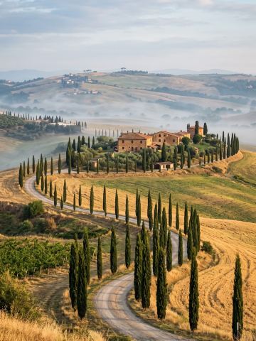 🍷 TuscanyLuxury Tuscany: Castle Stays, Vineyards and Cypress-Lined Roads 🇮🇹