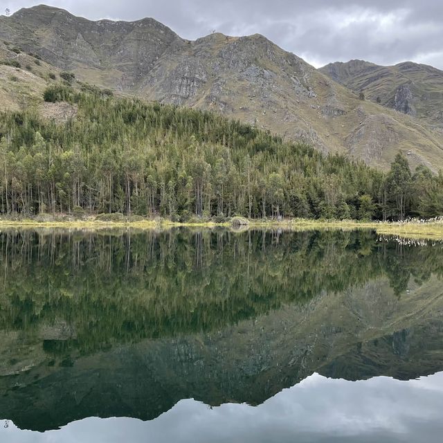 🇵🇪평화롭고 완벽한 미러링을 가진 호수 “Laguna de Reparin”