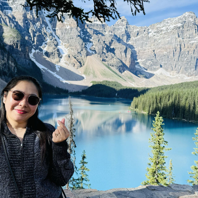 Turquoise water of Moraine Lake