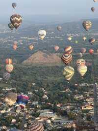 Teotihuacán Balloon Ride – Soaring Above the Ancient World! 🎈🌅