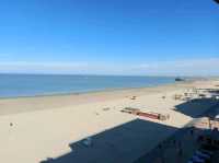 โรงแรมสวยติดชายหาดวิวทะเลแจ่มๆ