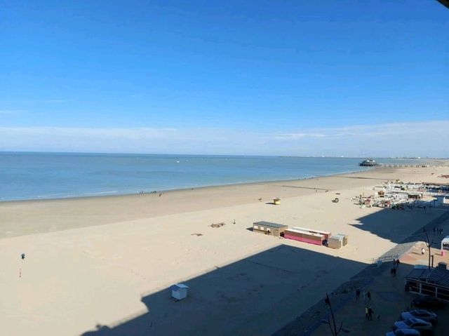 โรงแรมสวยติดชายหาดวิวทะเลแจ่มๆ