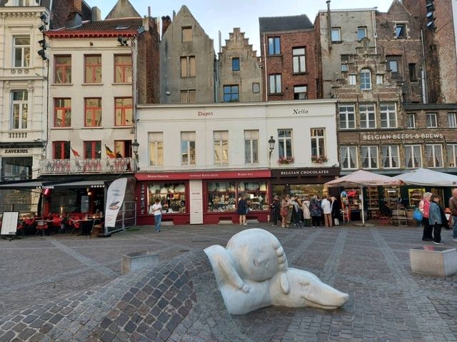 รูปปั้นจากนิยายคลาสสิก A Dog of Flanders