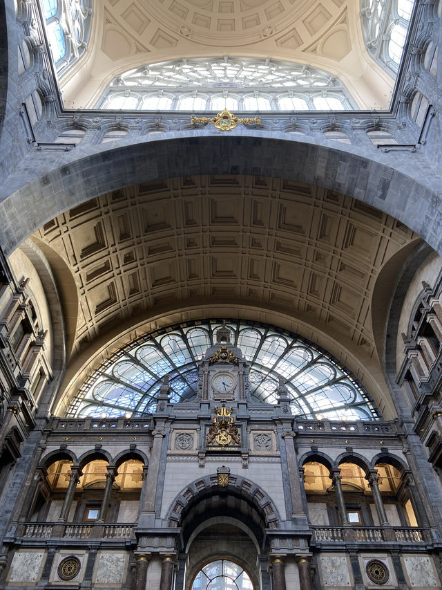 24 Hours in Antwerp: Castles, Fries & Riverside Views 🇧🇪 Part 2